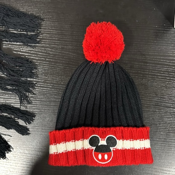 Disney Minnie Mouse hat and scarf set - Picture 2 of 5